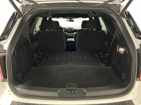 Used 2020 Ford Explorer XLT AWD/4WD image 33