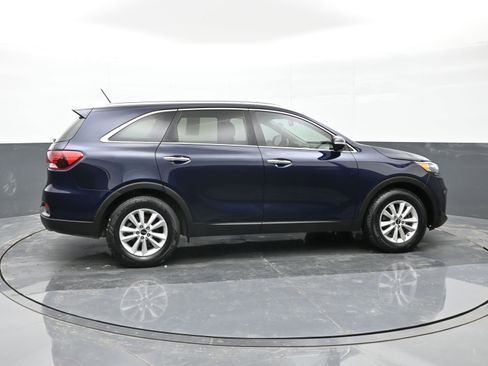 Used 2020 Kia Sorento LX w/ LX I4 Convenience Package image 9
