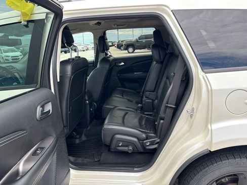 Used 2018 Dodge Journey Crossroad w/ Popular Equipment Group FWD image 21