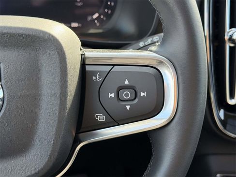 Certified 2026 Volvo XC40 B5 Plus w/ Protection Package Premier image 11