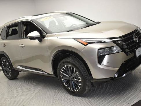 Certified 2026 Nissan Rogue Platinum w/ Platinum Premium Package AWD/4WD image 3