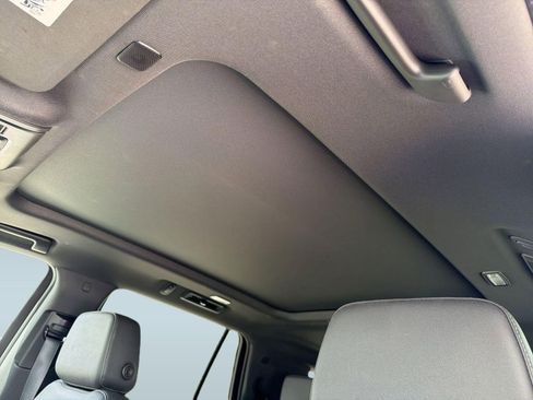 Used 2023 Chevrolet Tahoe Z71 w/ Luxury Package image 15