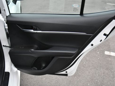 Used 2023 Toyota Camry SE image 36