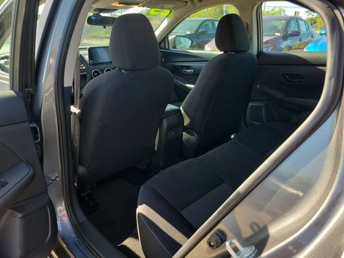 Used 2025 Nissan Sentra SV FWD image 8