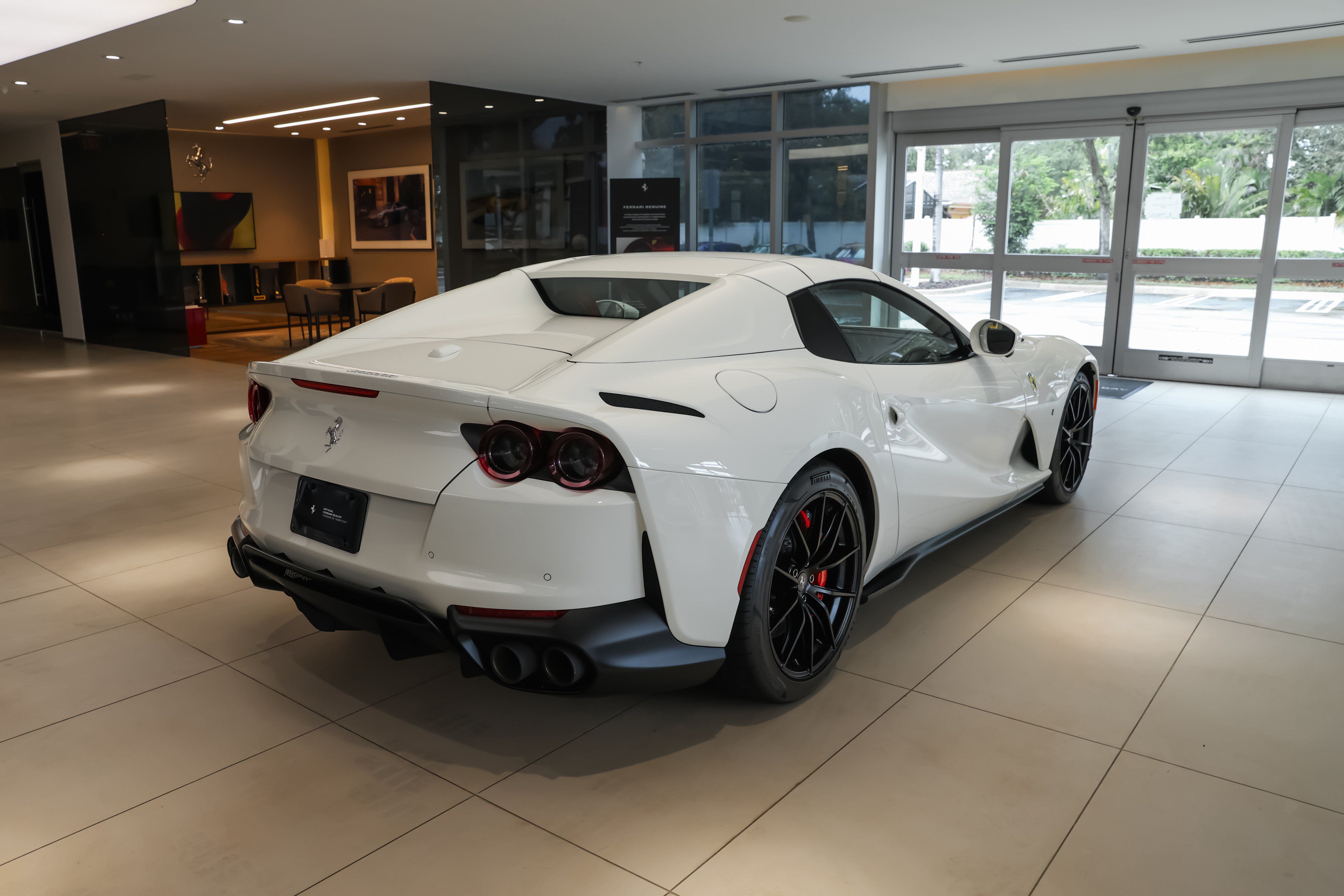Used 2021 Ferrari 812 GTS RWD image 22