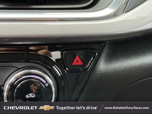 Used 2025 Chevrolet Trax ACTIV w/ Driver Confidence Package FWD image 23