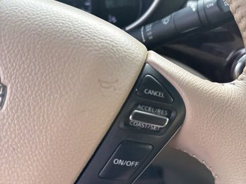 Used 2015 Nissan Quest SV image 10