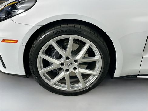 Certified 2025 Porsche Panamera image 11
