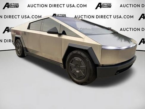 Used 2025 Tesla Cybertruck AWD Crew Cab image 27