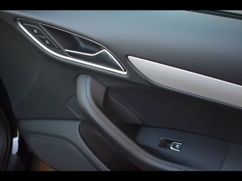 Used 2017 Audi Q3 2.0T Premium image 36