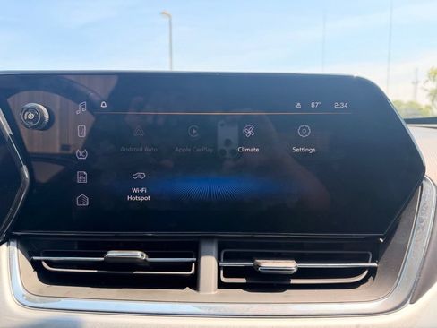 Used 2025 Chevrolet Trax LT w/ Driver Confidence Package FWD image 22