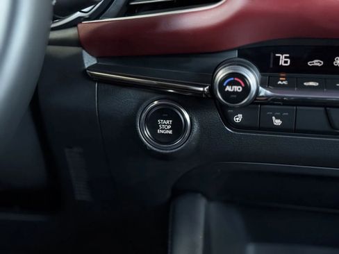 Used 2025 MAZDA MAZDA3 Hatchback w/Premium Plus Pkg image 31