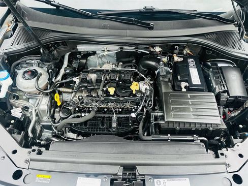 Used 2018 Volkswagen Tiguan S image 21