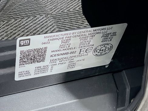 Used 2023 GMC Yukon Denali w/ Advanced Technology Package image 30