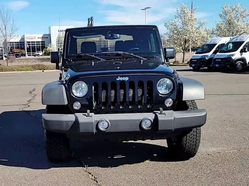 Used 2018 Jeep Wrangler Sport image 3