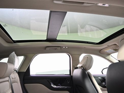 New 2026 Lincoln Corsair Reserve image 15