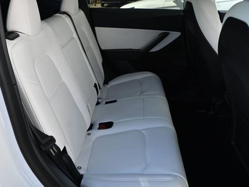 Used 2021 Tesla Model Y Long Range image 16