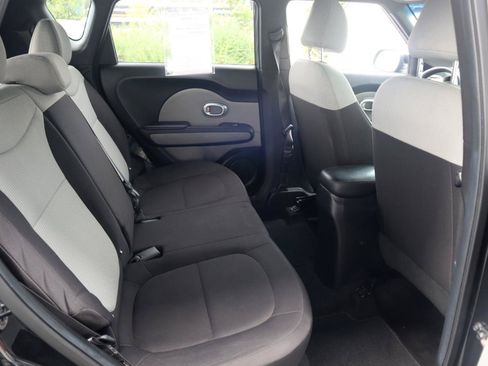 Used 2018 Kia Soul FWD image 36