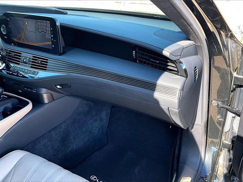 Used 2022 Lexus LS 500 image 16