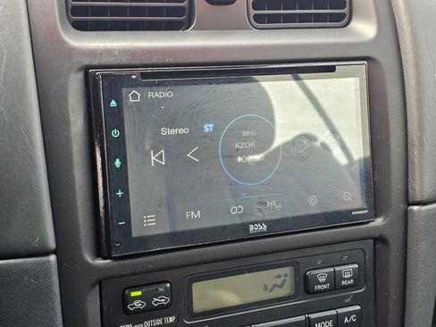 Used 2002 Toyota Solara SE FWD image 30