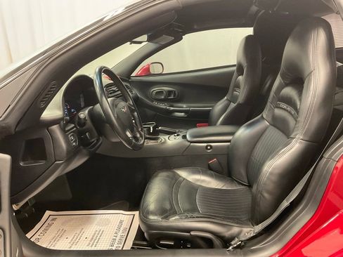 Used 2000 Chevrolet Corvette Coupe w/ Memory Pkg RWD image 2