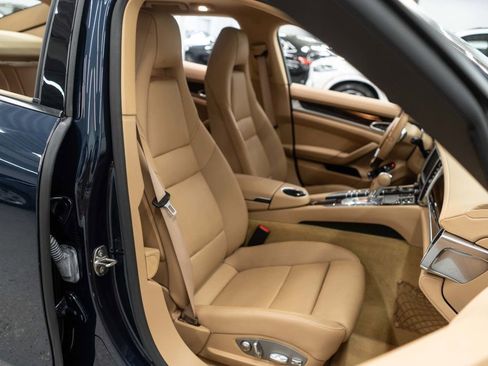 Used 2014 Porsche Panamera 4 image 9