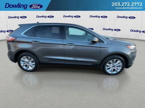 Certified 2022 Ford Edge Titanium image 5