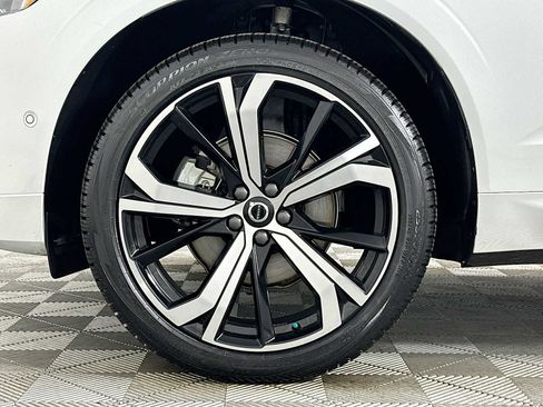 Used 2023 Volvo XC60 B5 Ultimate w/ Climate Package FWD image 30