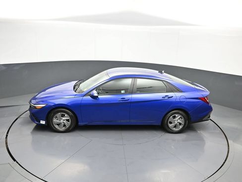 Certified 2025 Hyundai Elantra SE w/ Cargo Package FWD image 40