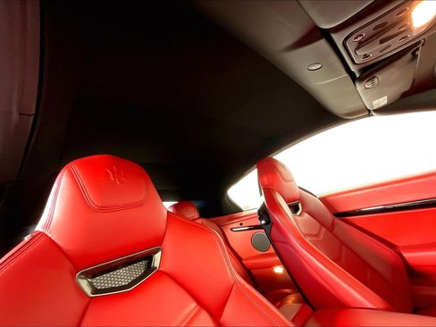 Used 2018 Maserati GranTurismo Convertible image 22
