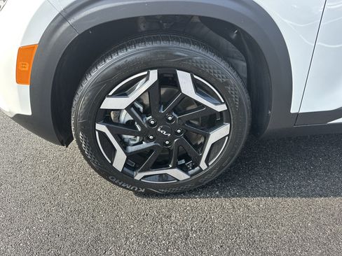 Used 2024 Kia Seltos SX w/ SX Sunroof Package image 12