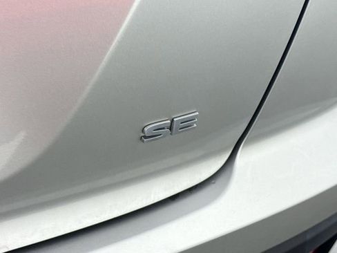 Used 2023 Mitsubishi Eclipse Cross SE image 40