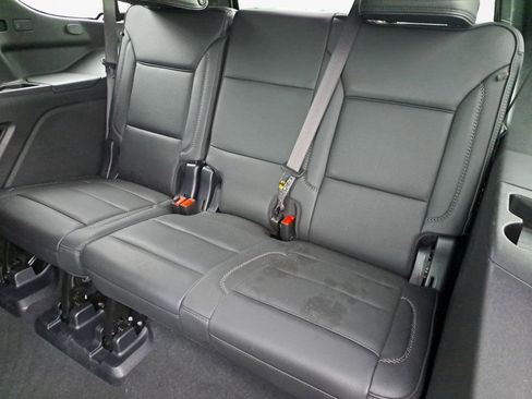 Used 2025 GMC Yukon Denali AWD/4WD image 11
