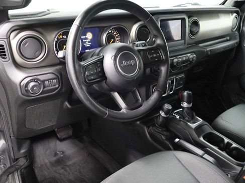 Used 2018 Jeep Wrangler Unlimited Sport S AWD/4WD image 4