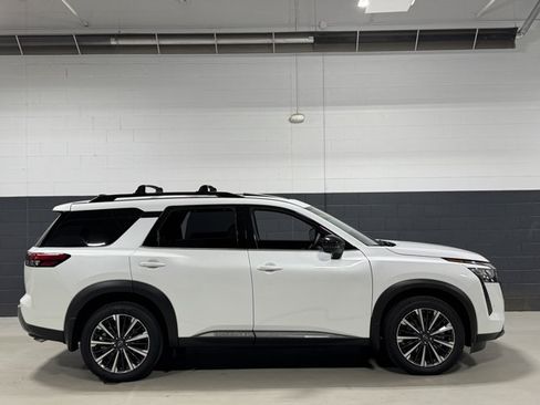 New 2026 Nissan Pathfinder Platinum AWD/4WD image 4