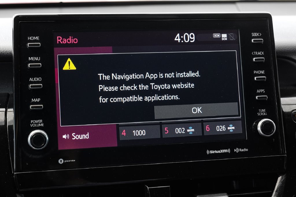 Used 2022 Toyota Camry XSE FWD image 33