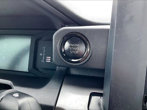 Certified 2025 Toyota Tacoma SR5 image 33