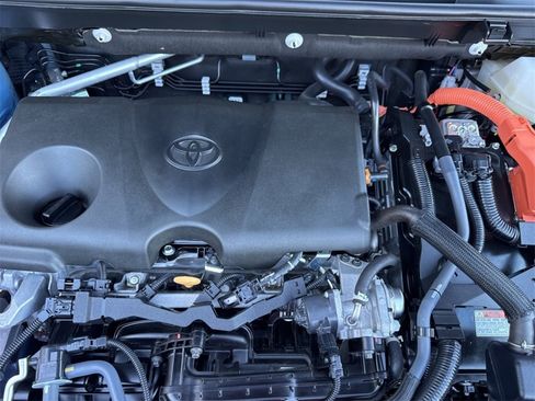 Used 2025 Toyota RAV4 SE image 41