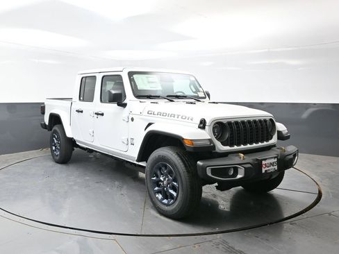 New 2026 Jeep Gladiator Sport AWD/4WD image 7