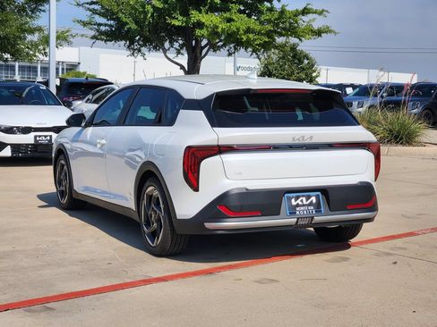 New 2026 Kia K4 EX FWD image 4