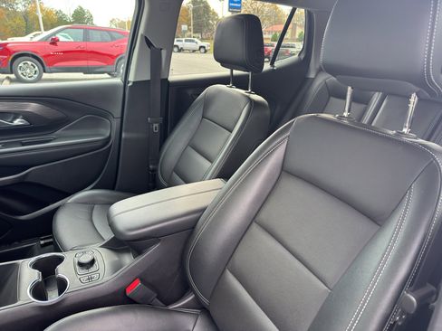 Used 2024 GMC Terrain SLT image 10