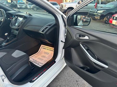 Used 2018 Ford Focus ST image 19