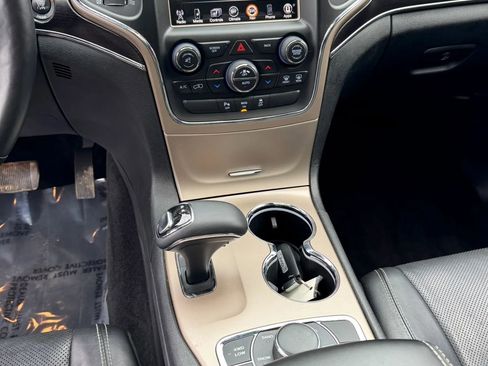 Used 2014 Jeep Grand Cherokee Limited w/ Luxury Group II image 23