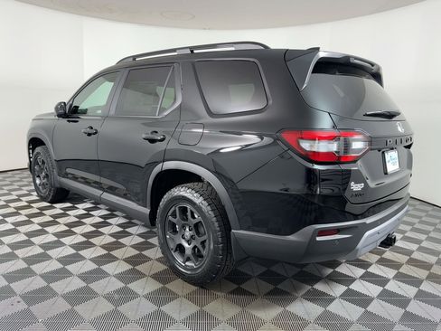 New 2025 Honda Pilot TrailSport image 3