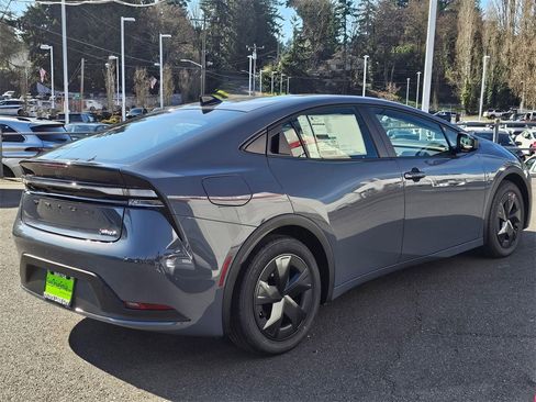 New 2026 Toyota Prius Plug-In Hybrid image 7