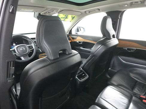 Used 2023 Volvo XC90 B6 Plus image 25