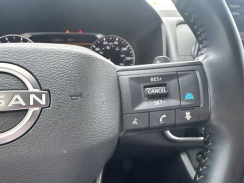 Used 2025 Nissan Rogue SV FWD image 17