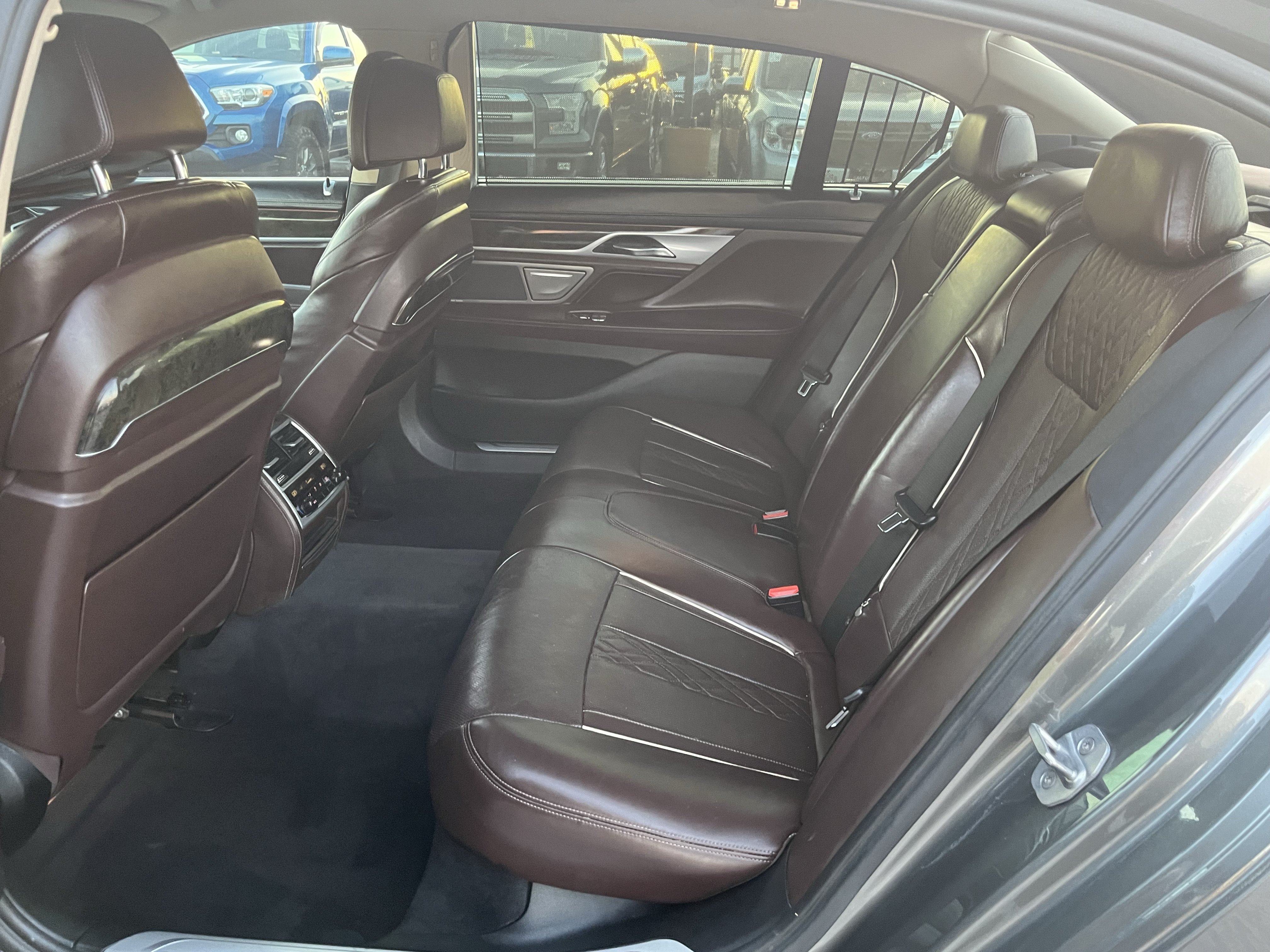 Used 2017 BMW 740i RWD image 32