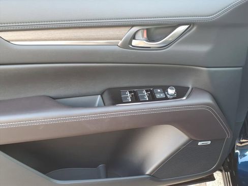 New 2025 MAZDA CX-5 Signature image 11