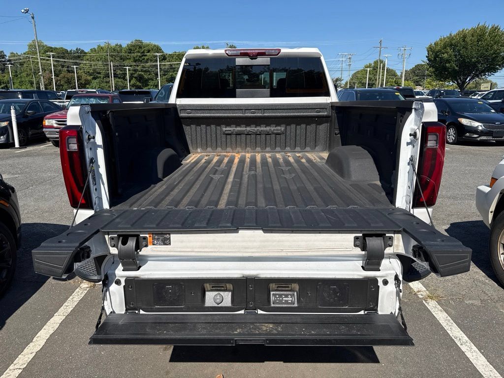 Used 2024 GMC Sierra 2500 Denali Ultimate AWD/4WD image 30